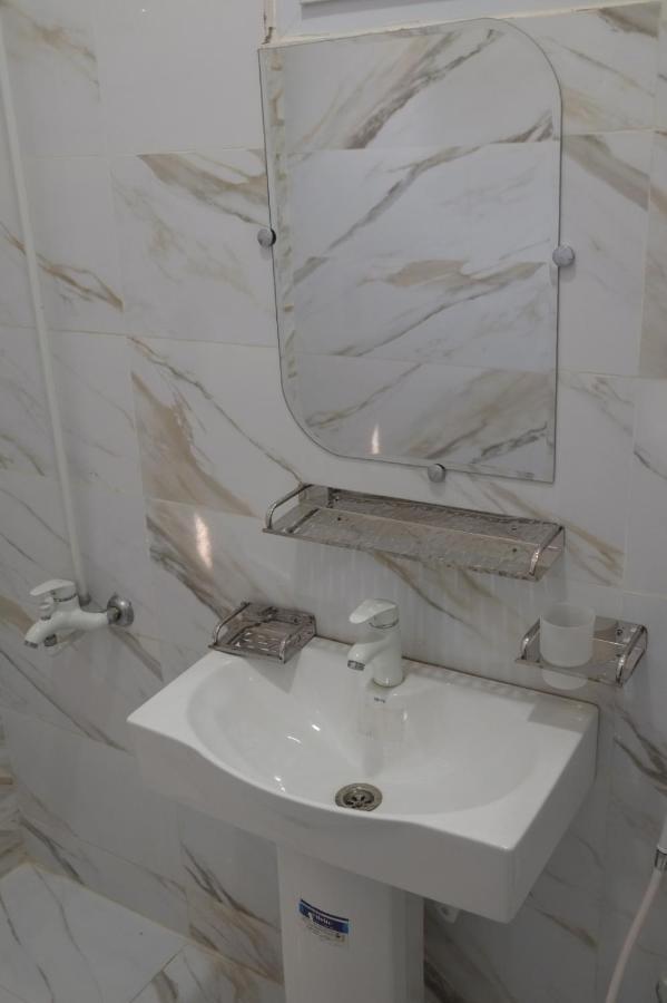 Al Rasheed Apartments Second Floor Apartment Karachi Esterno foto